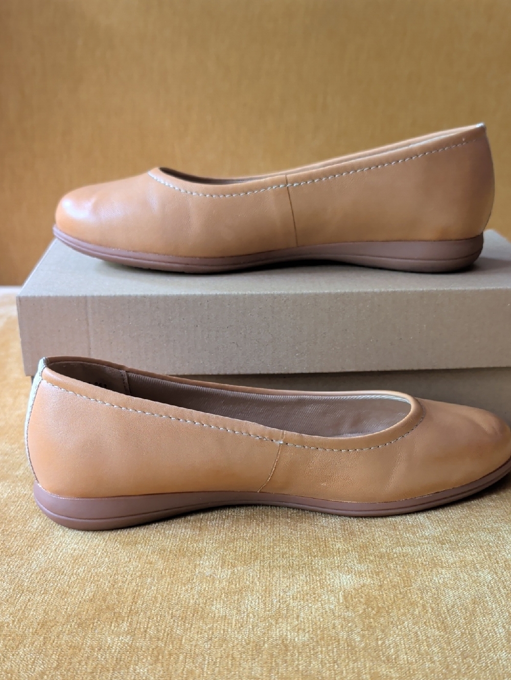 Trotters Classic Leather Ballet Flats - Size Wide